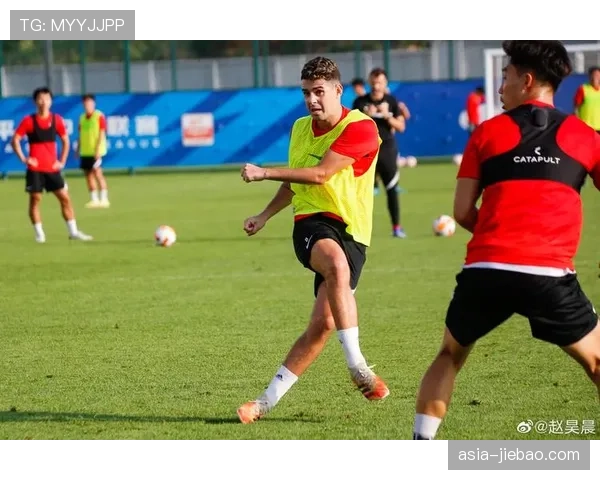 奥斯卡随上海海港恢复训练，有望本轮重返首发阵容